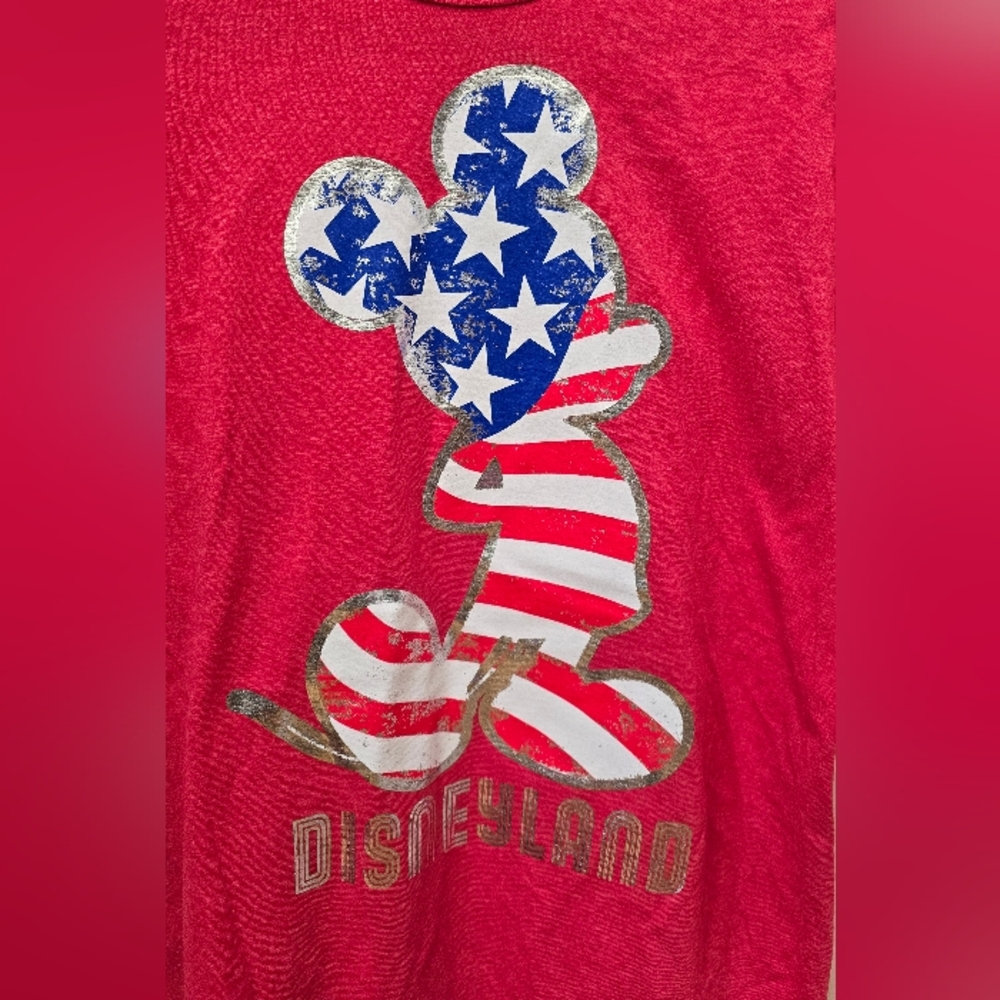 NWOT Disneyland Mickey Mouse Red Graphic Tee  Size M - Men